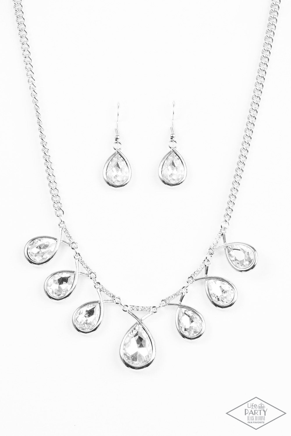 Love at Fierce Sight Paparazzi Accessories Necklace with Earrings