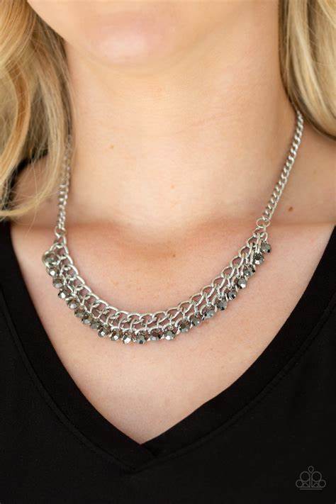 Glow and Grind Paparazzi Accessories Necklace with Earrings