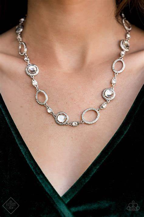 Pushing Your LUXE Paparazzi Accessories Necklace with Earrings