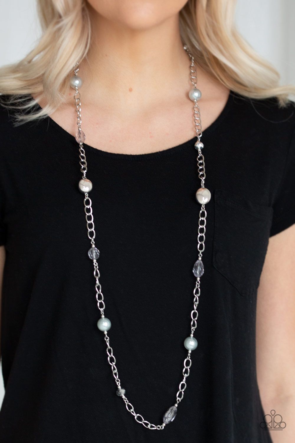 Only for Special Occasions Paparazzi Accessories Necklace with Earrings