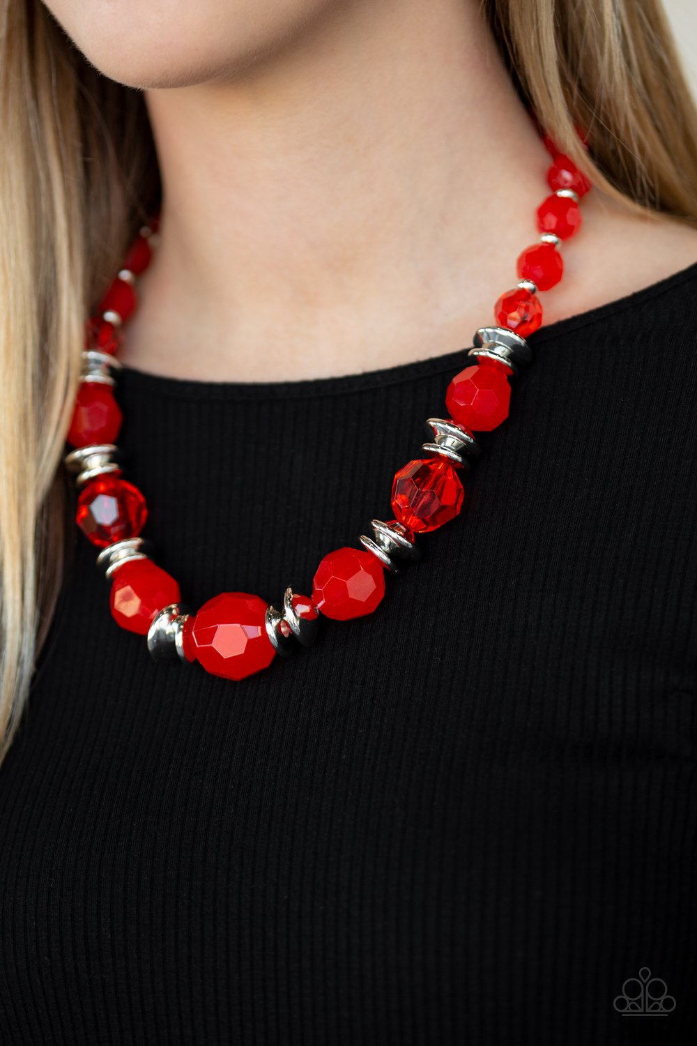 Dine and Dash Paparazzi Accessories Necklace with Earrings