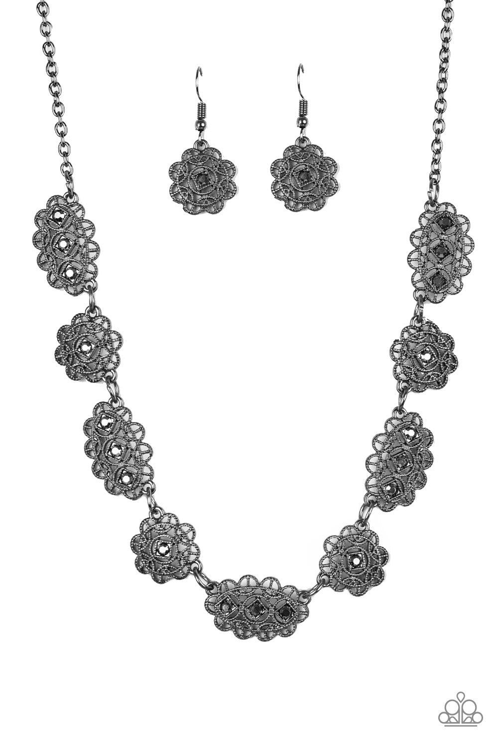 Vintage Vogue Paparazzi Accessories Necklace with Earrings Black