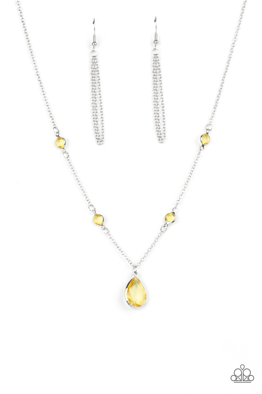 Romantic Rendezvous Paparazzi Accessories Necklace with Earrings