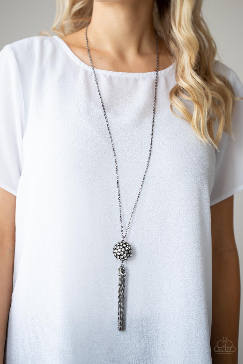 Rhinestone Revolution Paparazzi Accessories Necklace with Earrings - Black