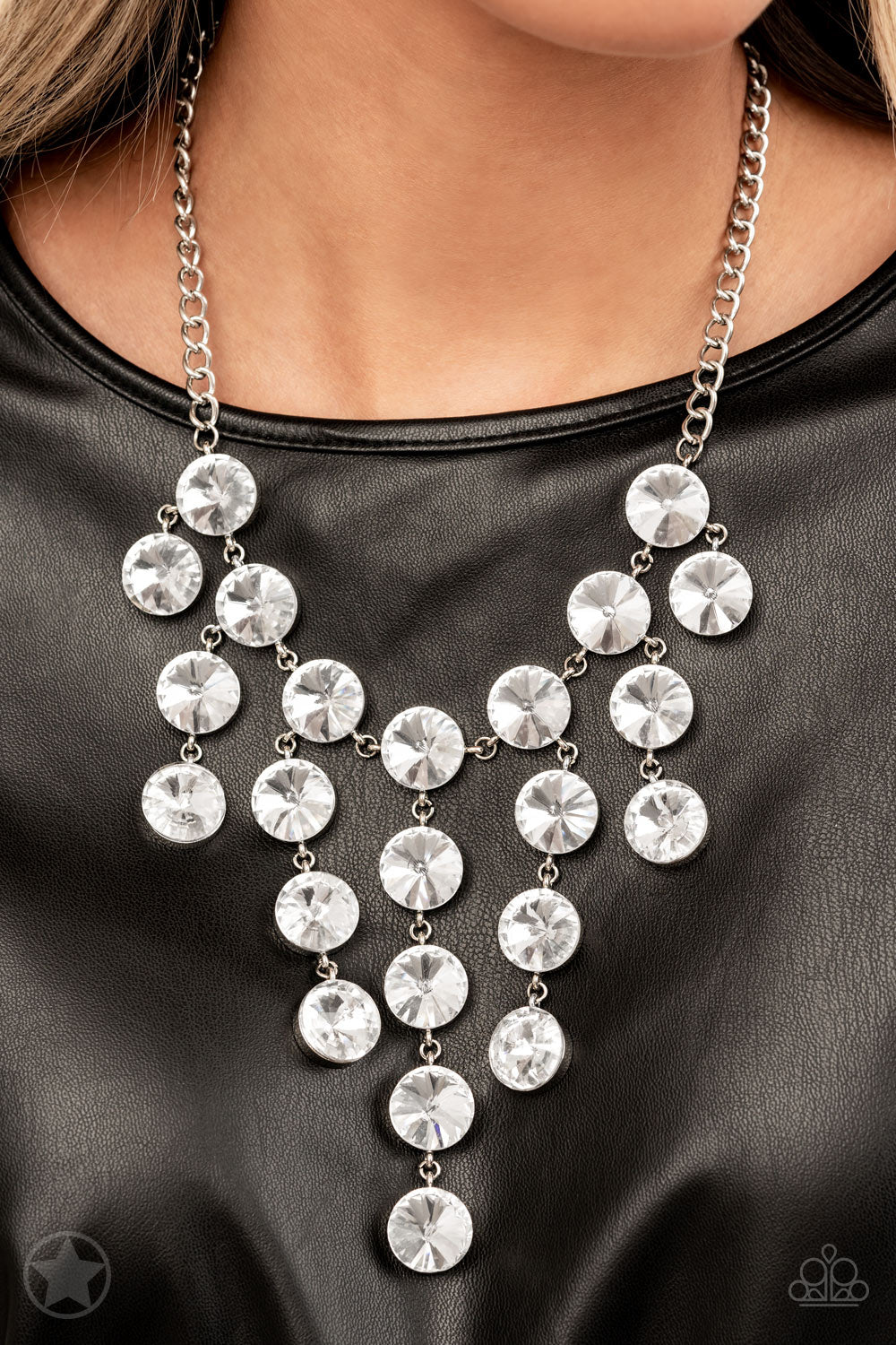 Spotlight Stunner Paparazzi Accessories Necklace with Earrings