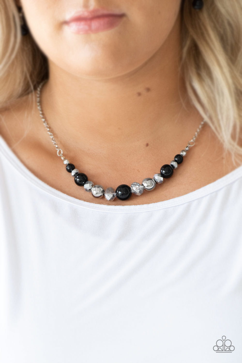 The Big Leaguer Paparazzi Accessories Necklace with Earrings