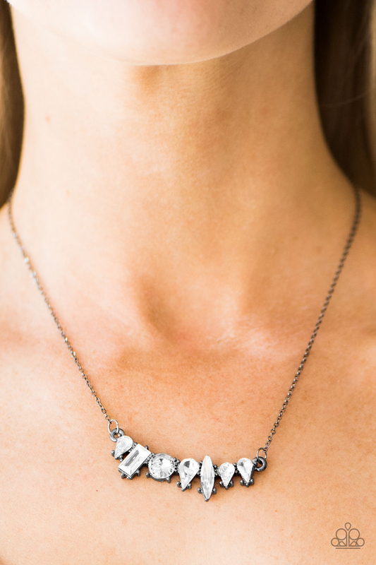 Living The Luxe Life Paparazzi Accessories Necklace With Earrings