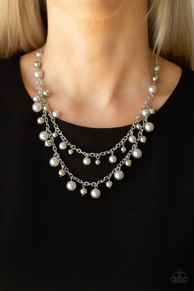 Fantastic Flair Paparazzi Accessories Necklace With Earrings