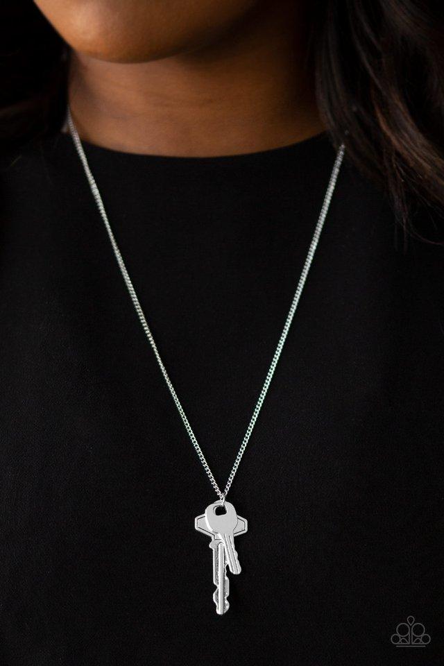 The Keynoter Paparazzi Accessories Necklace with Earrings